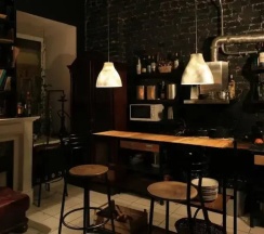 Кровать в общем номере (общая ванная комната) в Club 1957