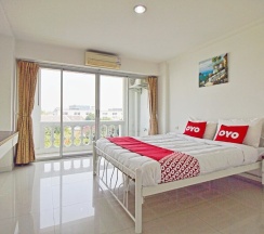 Двухместный люкс 2 отдельные кровати в Super OYO 498 Ladawan Villa