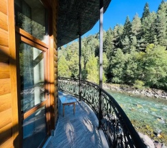 Двухместный номер Делюкс №704, 705 с видом на реку двуспальная кровать в Энергетик