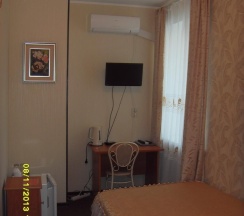 Номер стандарт улучшенный с 1 двуспальной кроватью (с завтраком) в Аэрополис