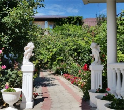 4+ местный Люкс с балконом 3 этаж в Лакшми