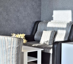 №3. Семейный номер с двуспальной кроватью, диваном и видом на Байкал в Прибой