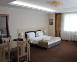 Семейный люкс с балконом и с видом на море в Caspian Riviera Grand Palace