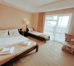 5ти местная студия с мини-кухней, террасой и панорамным видом на море  в Благовещенка