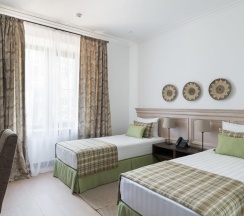 Номер комфорт премиум в Аверон