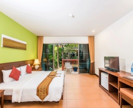 Двухместный номер Greenery двуспальная кровать в Kata Sea Breeze Resort