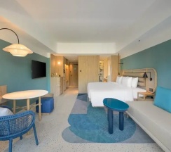 Двухместный номер Premium Deluxe с видом на бассейн двуспальная кровать в Centara Karon Resort Phuket