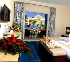 Двухместный номер Standard с видом на бассейн 2 отдельные кровати в Mirage Bay Resort and Aqua Park