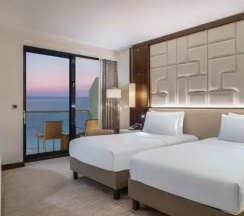 Двухместный номер Executive с балконом и с видом на море (2 отдельные кровати) в Hilton Batumi