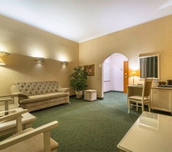 Двухкомнатный номер Люкс в Suleiman Palace Hotel