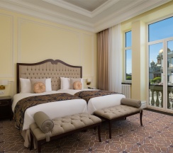 Полулюкс с видом  на Исаакиевскую площадь в Lotte hotel St.Petersburg