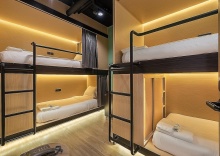 Четырёхместный номер Standard в Phra Nakhon Poshtel