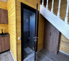 Шестиместный коттедж с видом на горы в Golden House Hotel