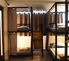 Кровать в общем номере в D-hub Hostel