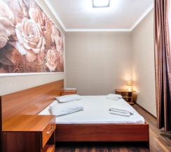 Двухместный номер с видом на внутренний двор двуспальная кровать в Delsochi