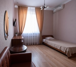 1-местный номер улучшенный стандарт в Djump hotel