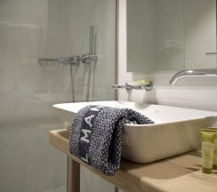 Двухместный номер Executive с видом на море двуспальная кровать в Meltemi Hotel