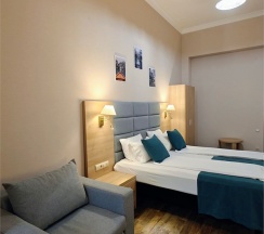 2 этаж I Студия (трёхместный номер с кухонным уголком  и микроволновой  печью) в Марис