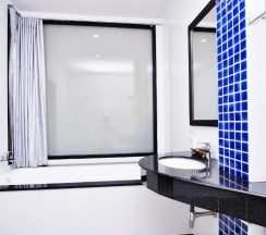 Двухместный номер Premier двуспальная кровать в The BluEco Hotel