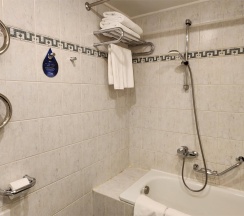 Улучшенный с 2 отдельными кроватями и видом на реку в Radisson Slavyanskaya Hotel Moscow