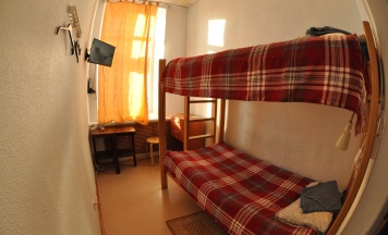 Кровать в 2-местном общем номере #12 в Наш