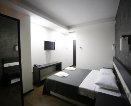 Двухместный номер Standard двуспальная кровать в West Tower Hotel