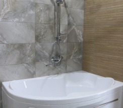 Двухместный семейный люкс с балконом и с красивым видом из окна двуспальная кровать в Вилла Абхазия