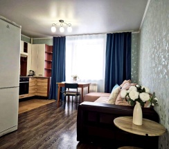 1-комнатные апартаменты студия Г.Чебаркуль, ул.Карпенко, д. 4в, кв.65 (мансарда) в Уютная студия на улице Карпенко 4В
