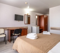 Стандартный (Стандартный однокомнатный 2-х местный номер с балконом) в Odeon