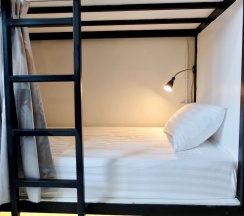 Кровать в общем номере в Diamond & Rust Hostel