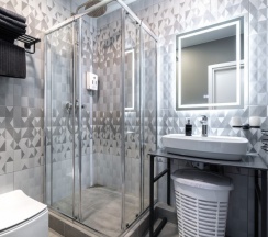 Seaside Apartment (Вид на море, первая линия, до 4 гостей), Станюковича 48/5 в Vvo apartments group