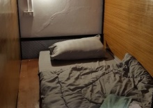 Кровать в общем номере с балконом в Family Home 2 Chiangmai - Adults Only - Hostel