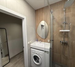Двухместные апартаменты Comfort с балконом (двуспальная кровать) в Квартира Уютная Студия в Сердце Ярославля