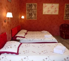 Четырёхместный номер Classic с балконом и с красивым видом из окна в Abaash Hotel Afon