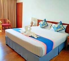 Двухместный номер Deluxe двуспальная кровать в Diamond Plaza Hotel Suratthani