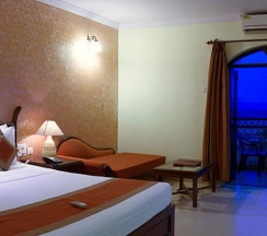 Двухместный номер Deluxe с видом на бассейн двуспальная кровать в Nazri Resort