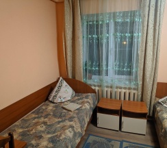 Кровать в 3-местном общем номере (с завтраком) в Ксеаль
