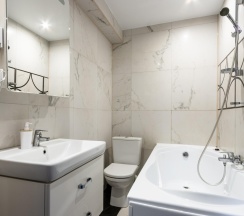 Номер комфорт стандарт с 1 двуспальной кроватью в Озеро Зеркальное