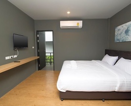 Номер Deluxe с балконом в The Arbern Hostel x Bistro