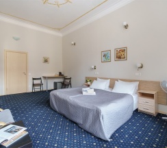 Семейный Комфорт 2-х комнатный в Александр Hotel