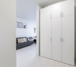 Апартаменты студия Черная лилия ApartaMIA в Семейный уголок