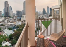 Одноместный семейный номер Standard с балконом в Mercure Bangkok Surawong