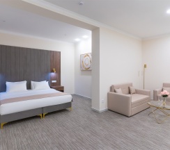 СУПЕРИОР ВЫСОКИЙ ЭТАЖ в Grand Yan Hotel