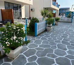 Двухуровневый ПОЛУЛЮКС с зоной отдыха на крыше в Santorini Family Club