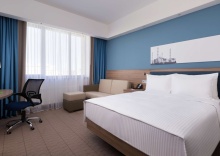 Двухместный семейный номер Standard двуспальная кровать в Hampton by Hilton Astana Triumphal Arch