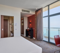 Номер Executive, с панорамным видом на море - с двуспальной кроватью в Pullman Sochi Centre