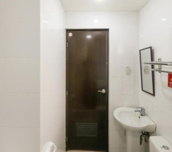 Кровать в общем номере в OYO 842 City Smiles Apartelle (Vaccinated Staff)