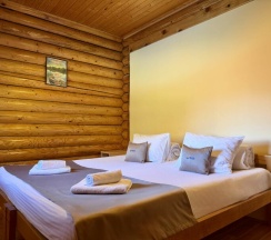 Дом 5-ти комнатный на 10 мест корпус А-Тхач в Горное озеро