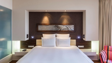 Двухместный номер Grand двуспальная кровать в Swissotel Таллин