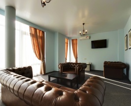 Студия Люкс в Мартон Шолохова